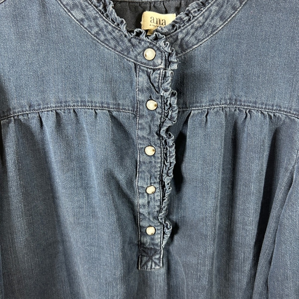 ana Soft Tencel Denim Blouse Medium M Ruffle Pearl Snap Western Lyocell Top - Picture 3 of 7